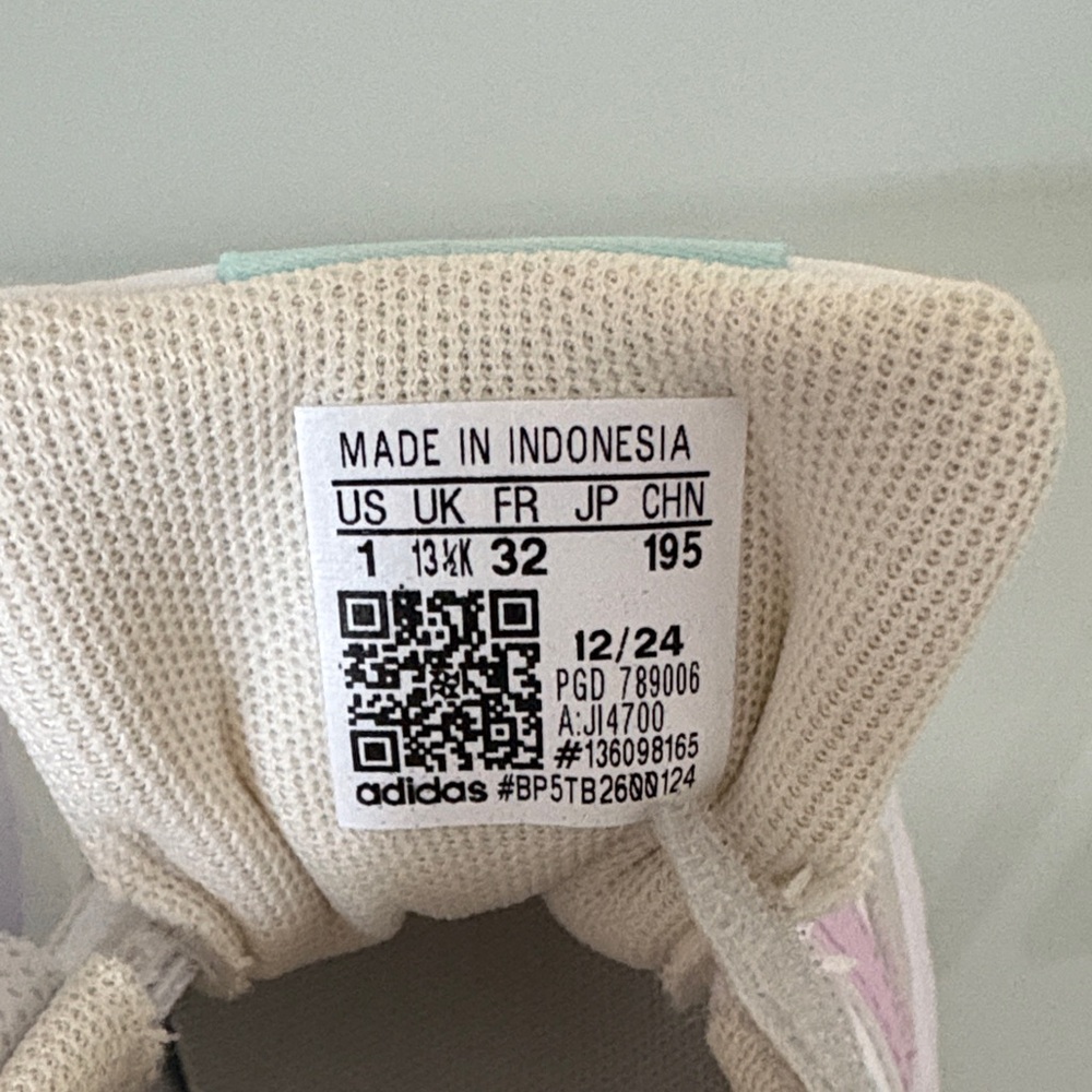 Adidas Run 70s Little Girl Sneakers Size One 1 - Picture 10 of 10